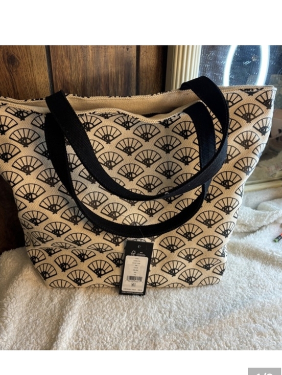 Karl Lagerfeld Handbags - NWT Karl Lagerfeld Black and Tan Patterned Tote Beautiful!! NEW